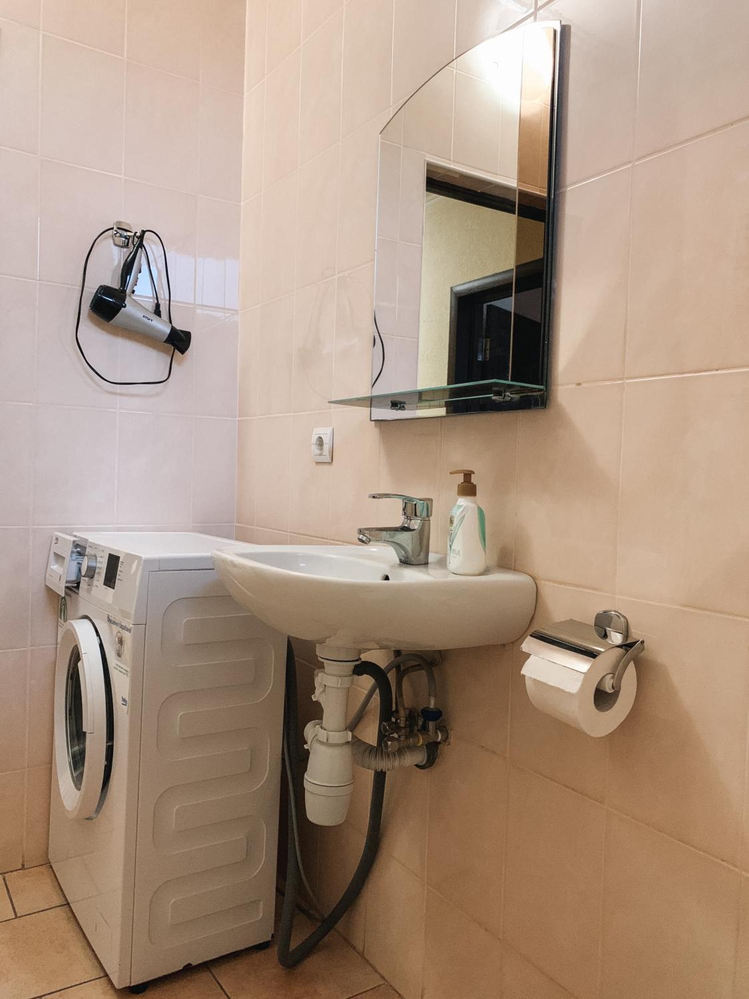 Apartments Domovik Parkaniya, 2A Мукачево Экстерьер фото