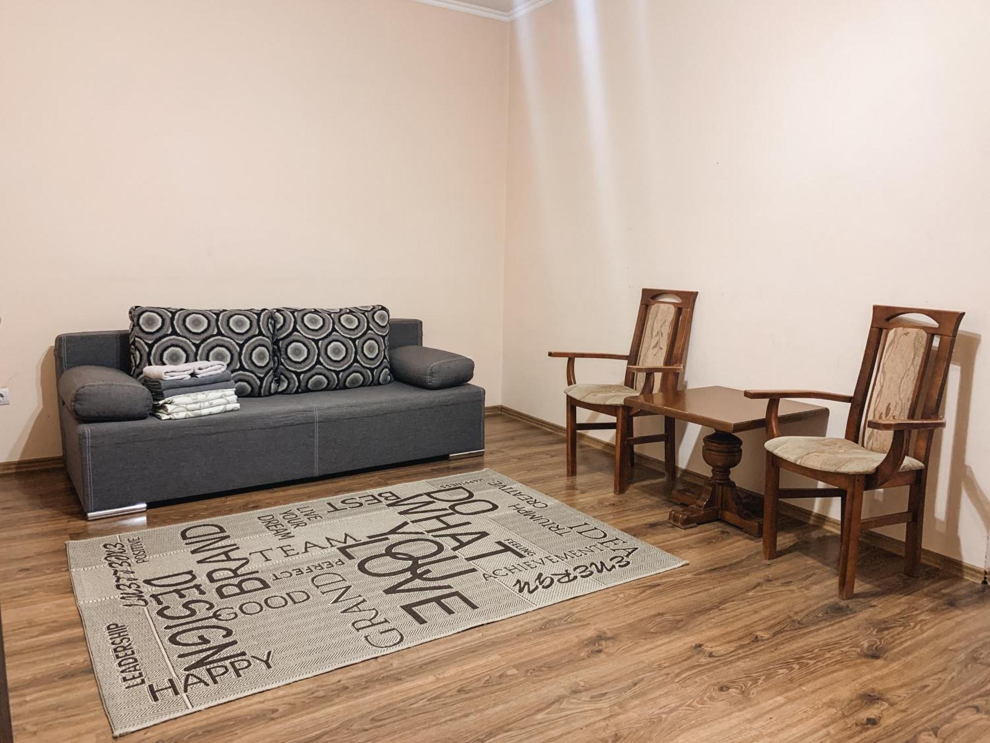 Apartments Domovik Parkaniya, 2A Мукачево Экстерьер фото