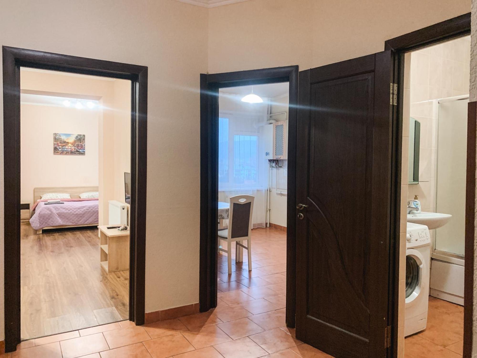 Apartments Domovik Parkaniya, 2A Мукачево Экстерьер фото