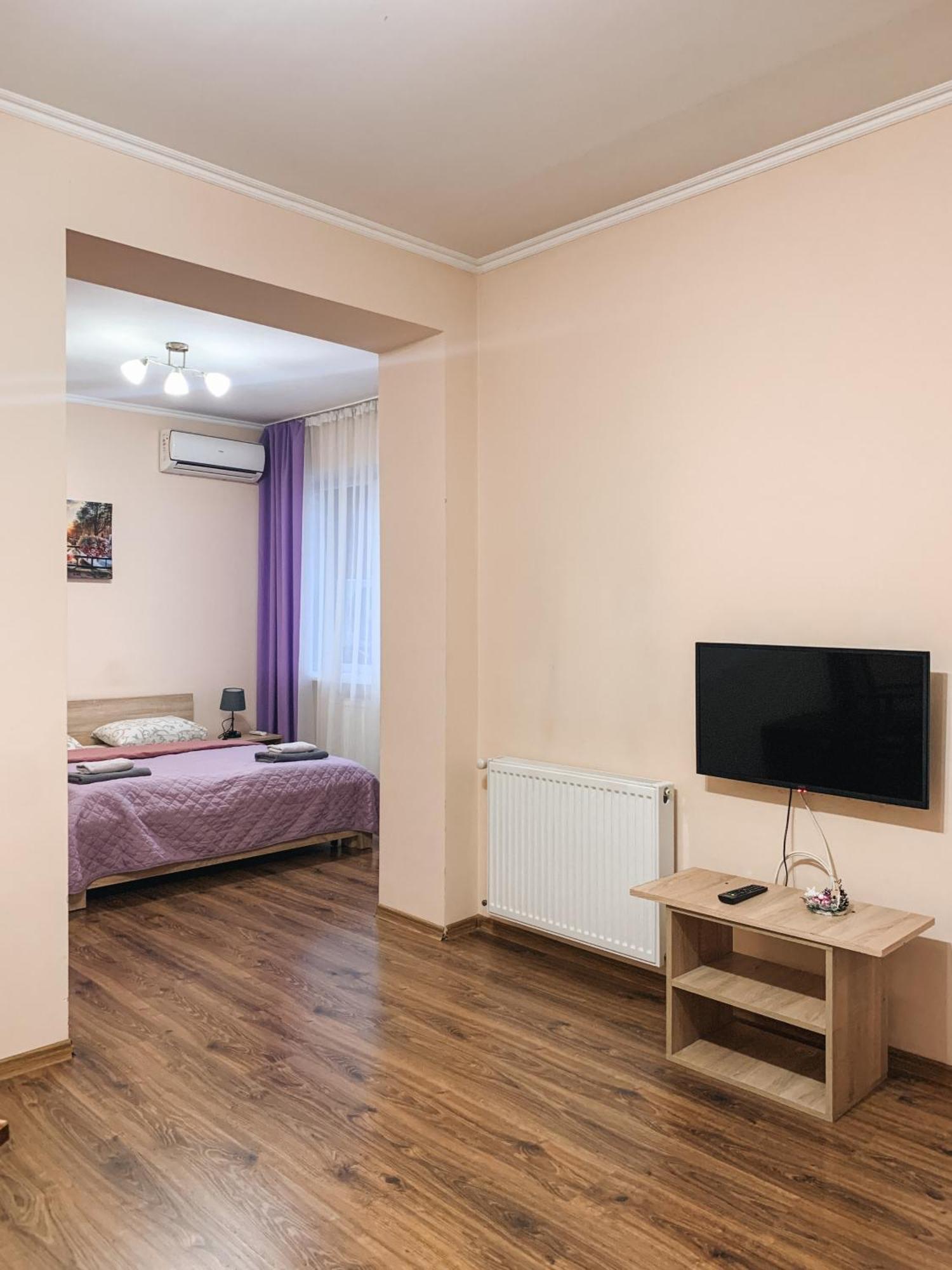 Apartments Domovik Parkaniya, 2A Мукачево Экстерьер фото