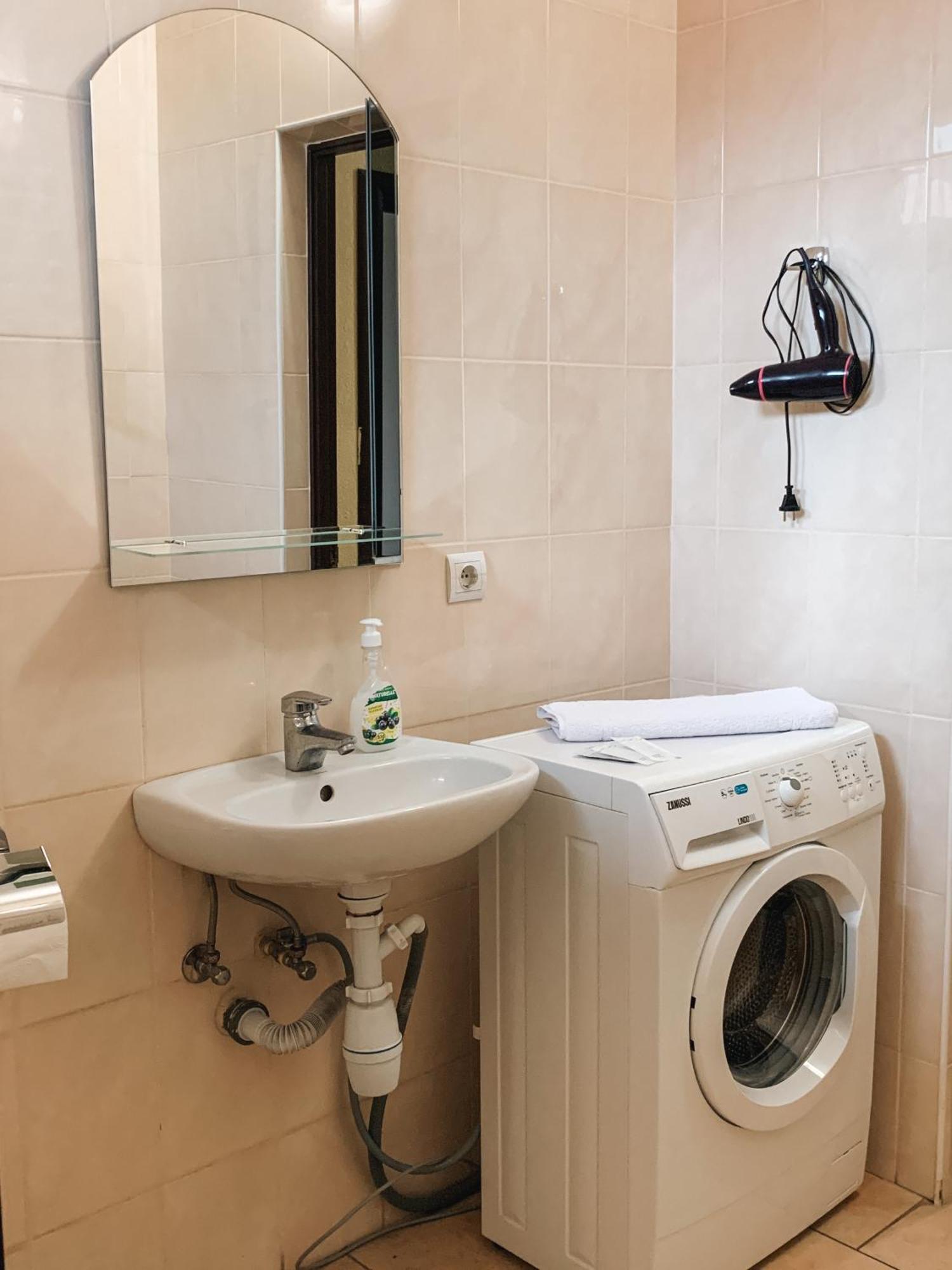 Apartments Domovik Parkaniya, 2A Мукачево Экстерьер фото
