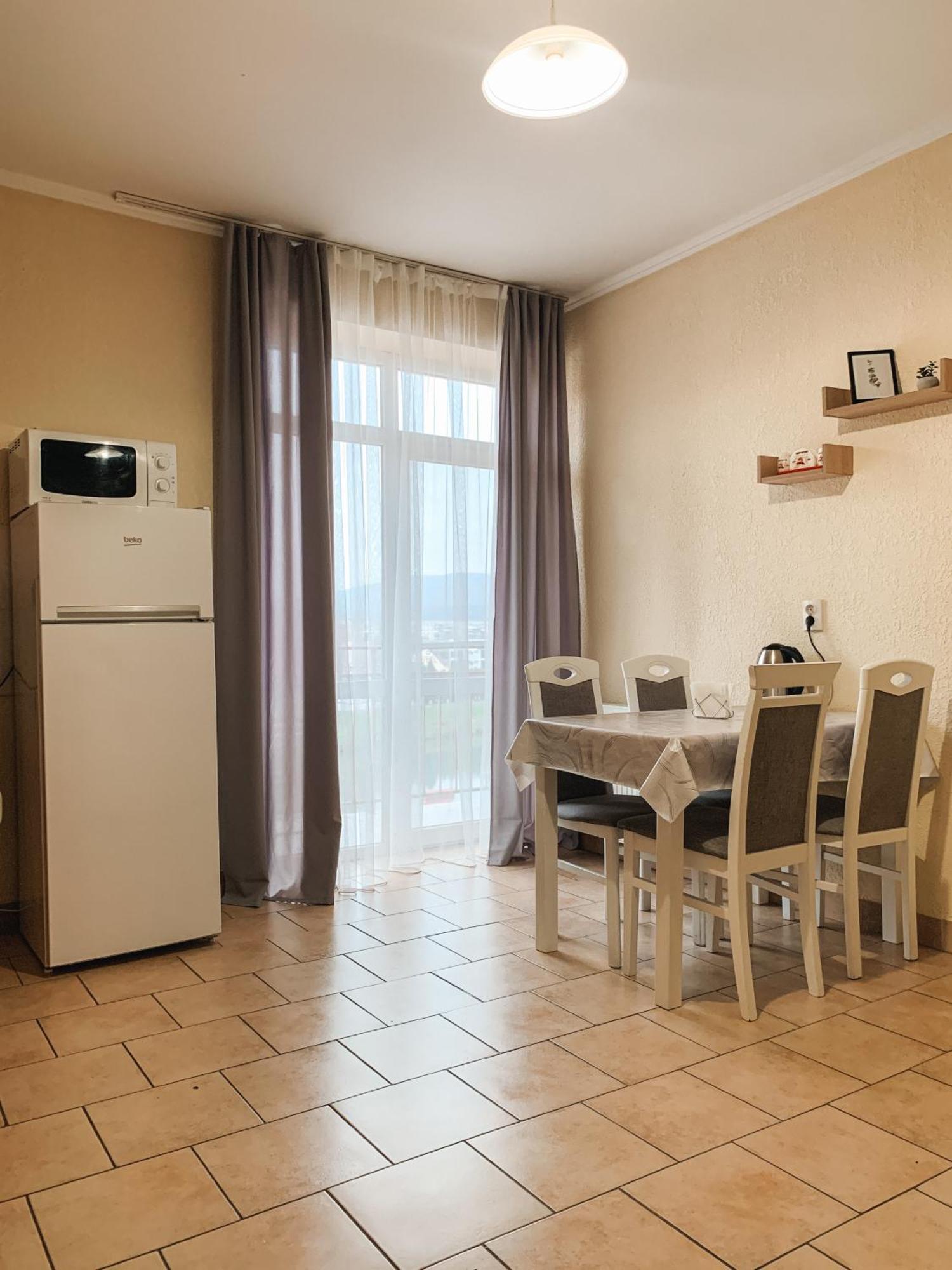Apartments Domovik Parkaniya, 2A Мукачево Экстерьер фото